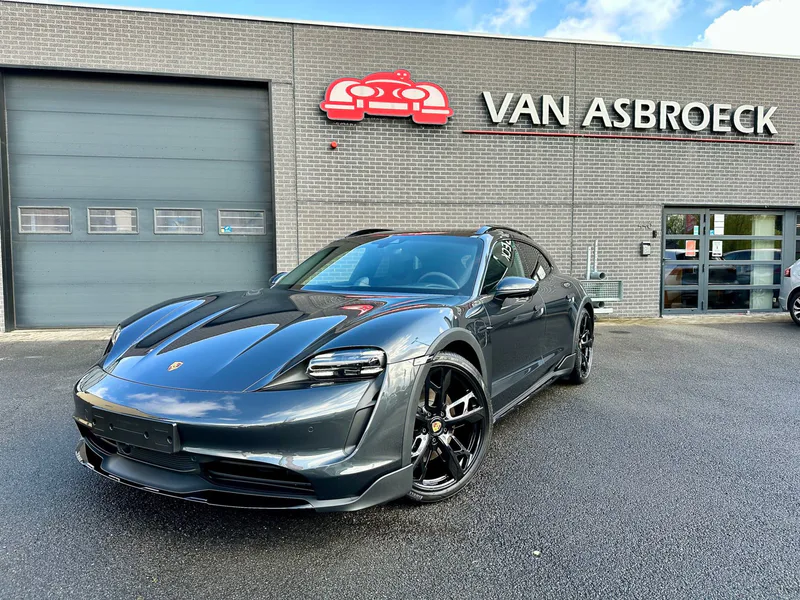 Jízda v elektrickém Porsche Taycan