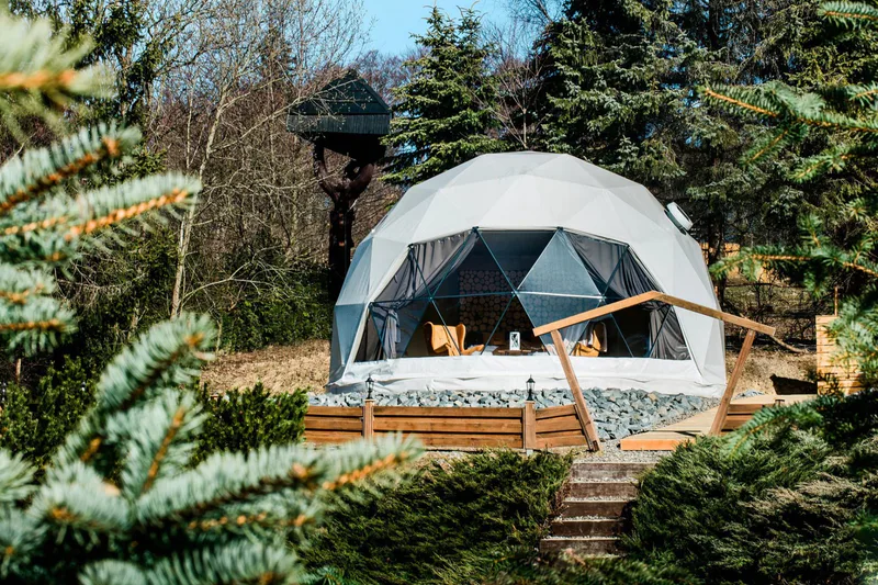 Glamping v kopuli v Beskydech