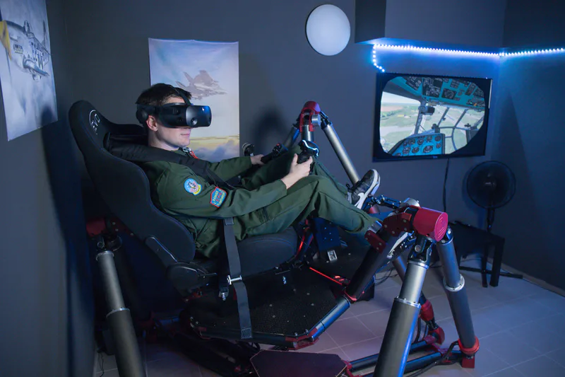 Pohyblivý letecký simulátor - proleťte se virtuální realitou